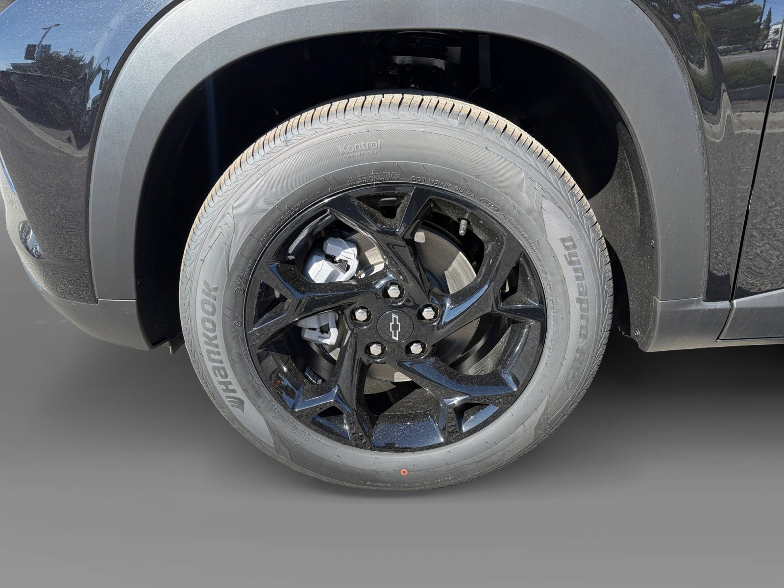 New 2026 Mosaic Black Metallic Chevrolet LT image 9