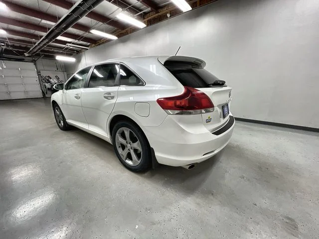Used 2014 White Toyota XLE image 6