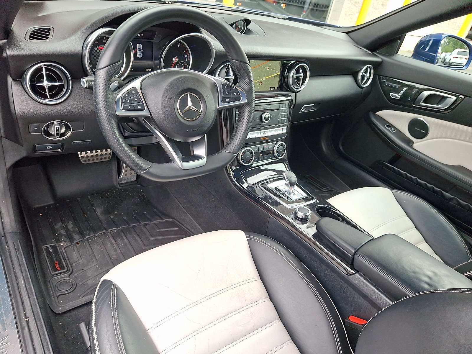 Used 2017 Brilliant Blue Metallic Mercedes-Benz  image 10