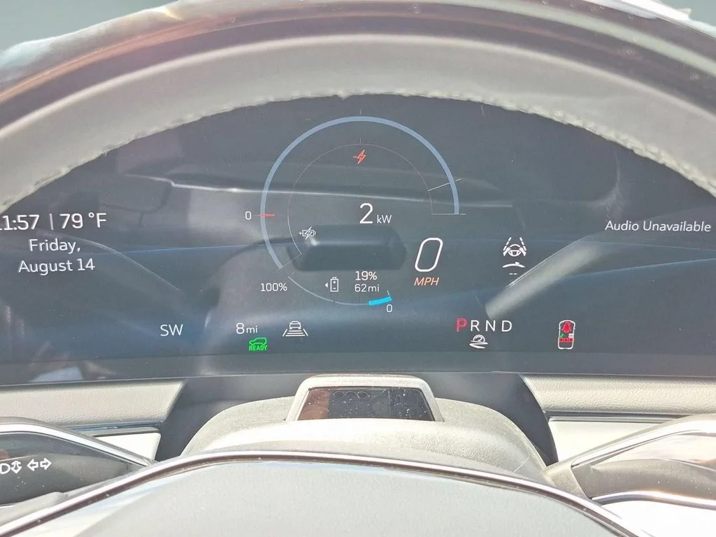 2027 Cadillac OPTIQ Luxury - Photo 11