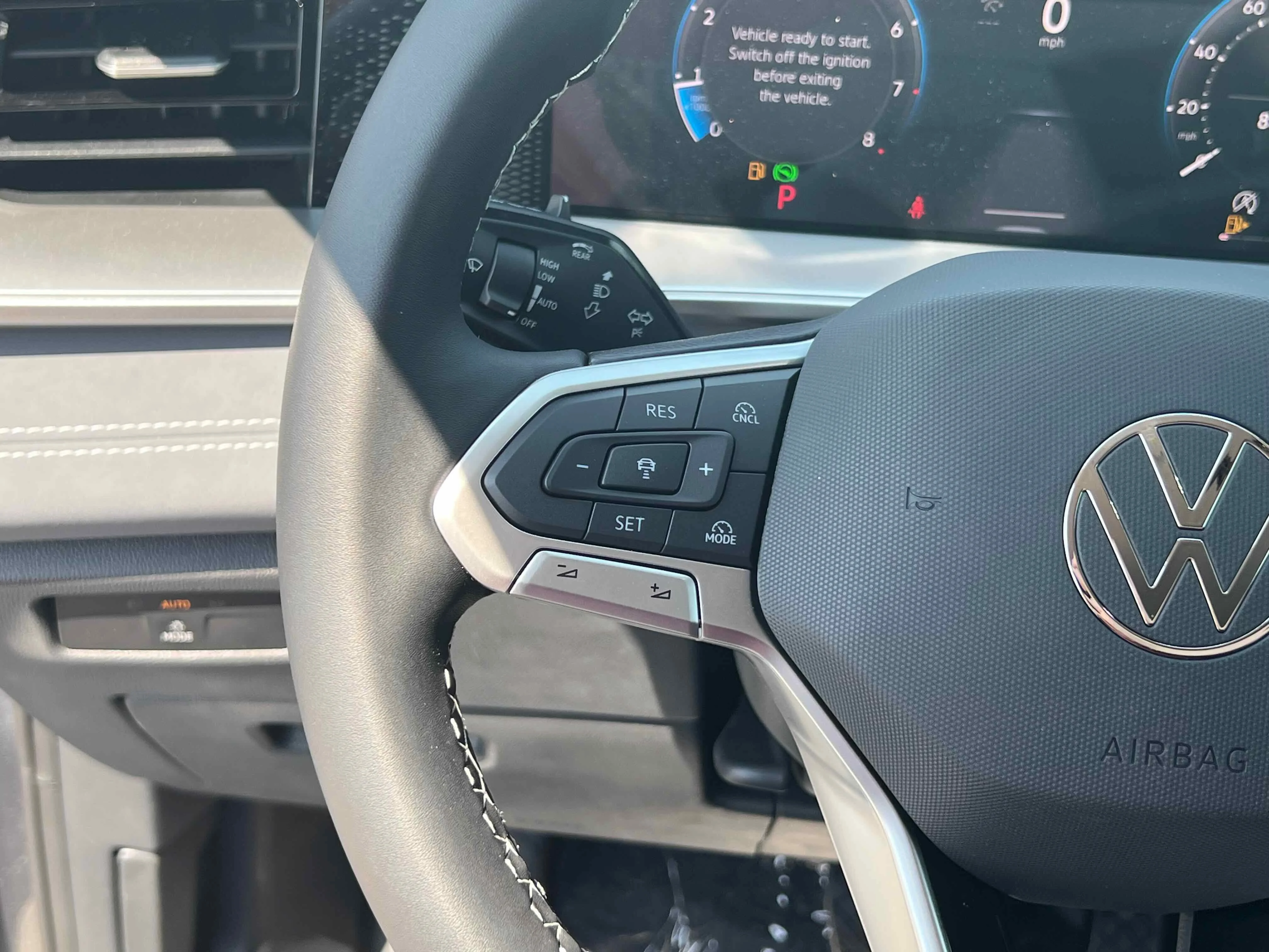 New 2025 Platinum Gray Volkswagen SE image 33
