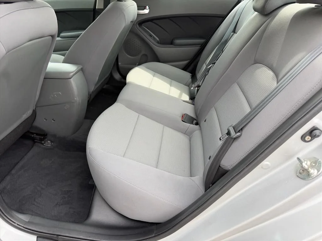 Used 2018 Silver Kia LX image 7