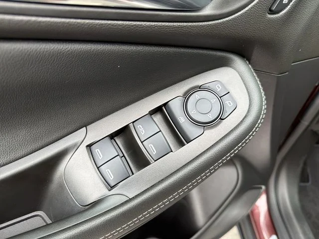 Used 2023 Black Buick Essence image 17