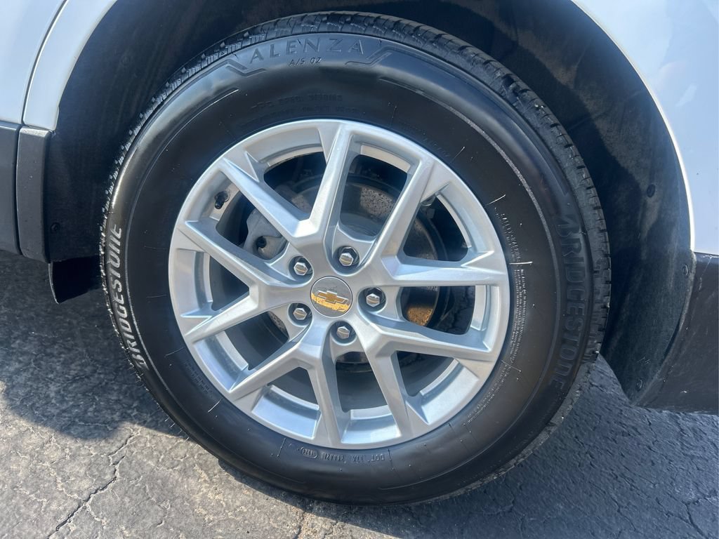 Used 2024 Summit White Chevrolet LT image 23