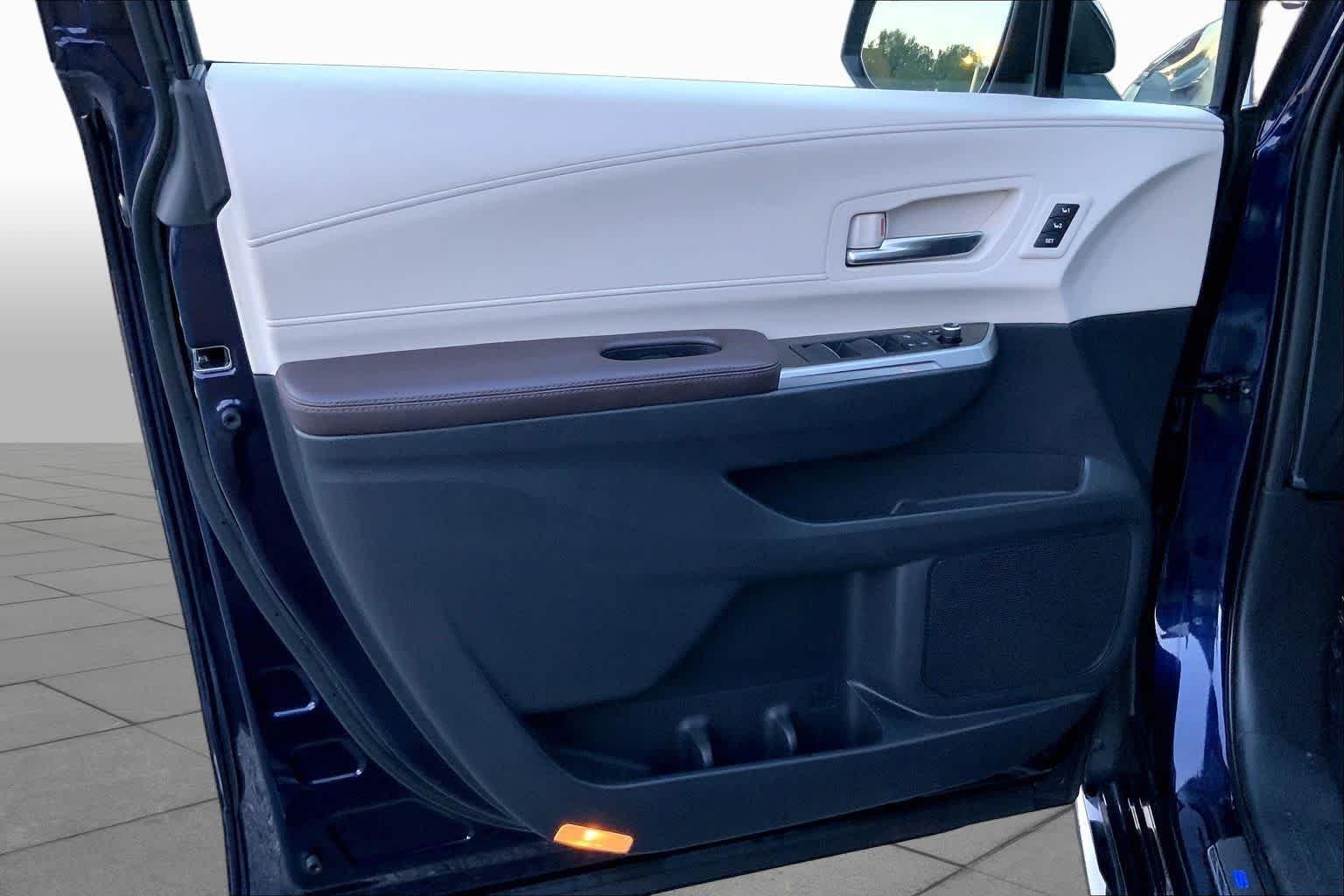 Used 2022 Blueprint Toyota Platinum image 19