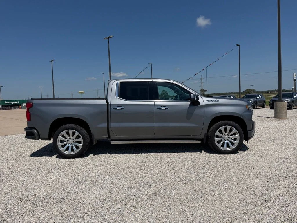 Used 2020 Gray Chevrolet High Country image 2