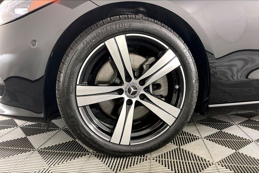 2025 Mercedes-Benz C-Class Sedan C 300 - Photo 8