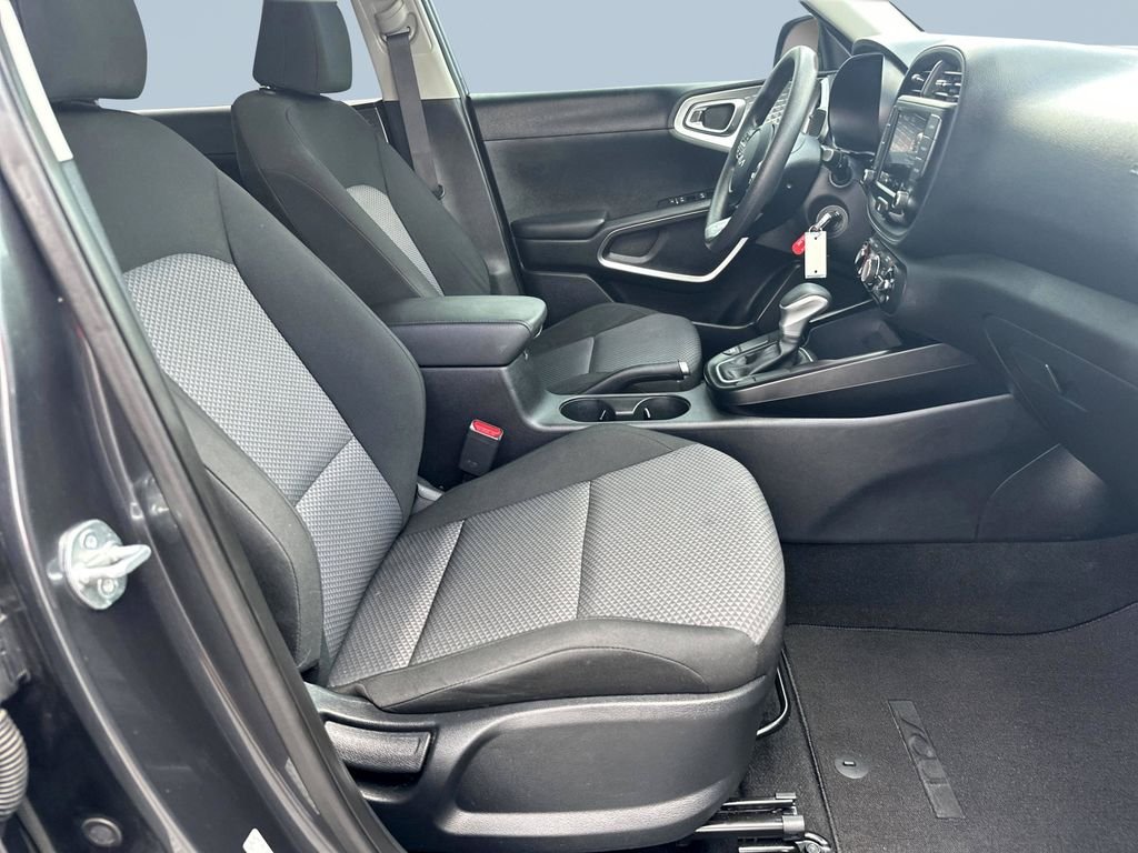 Used 2024 Gravity Gray Kia LX image 26
