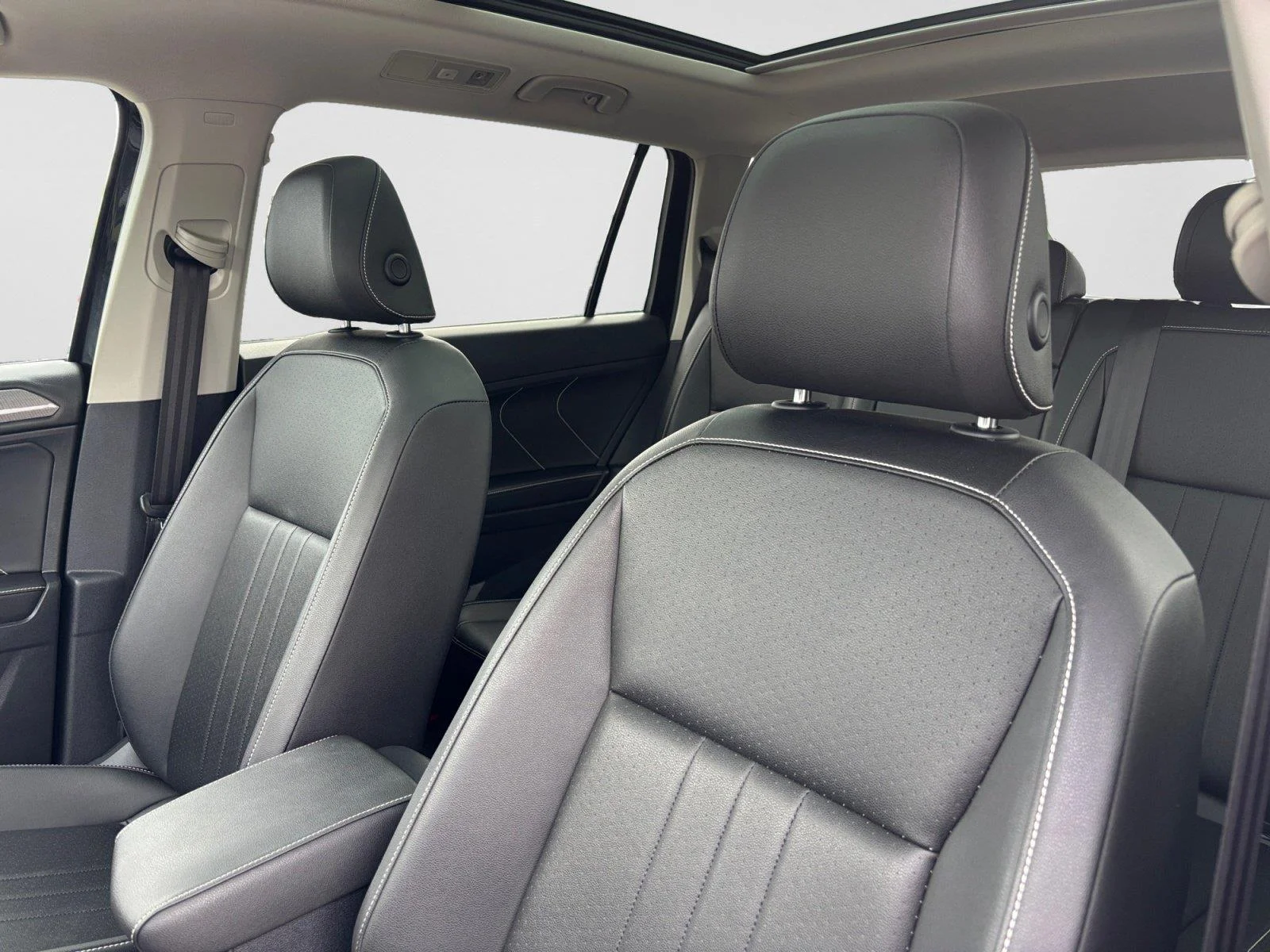2023 Volkswagen Tiguan SE - Photo 40