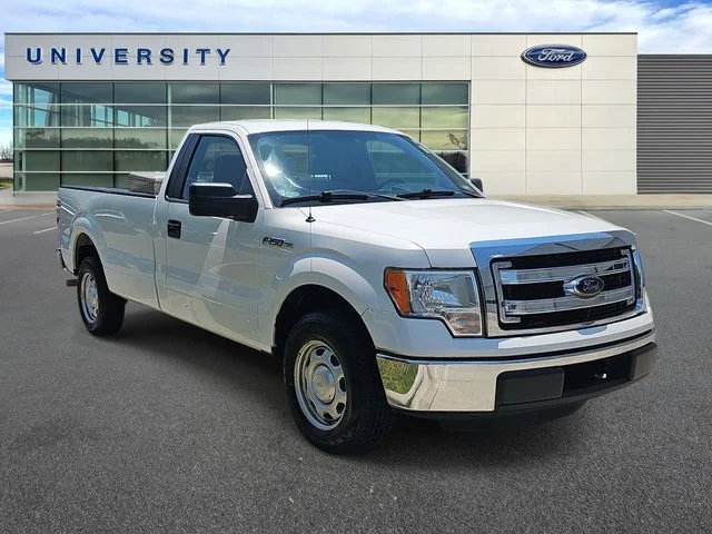 Used 2014 White Ford XL image 1