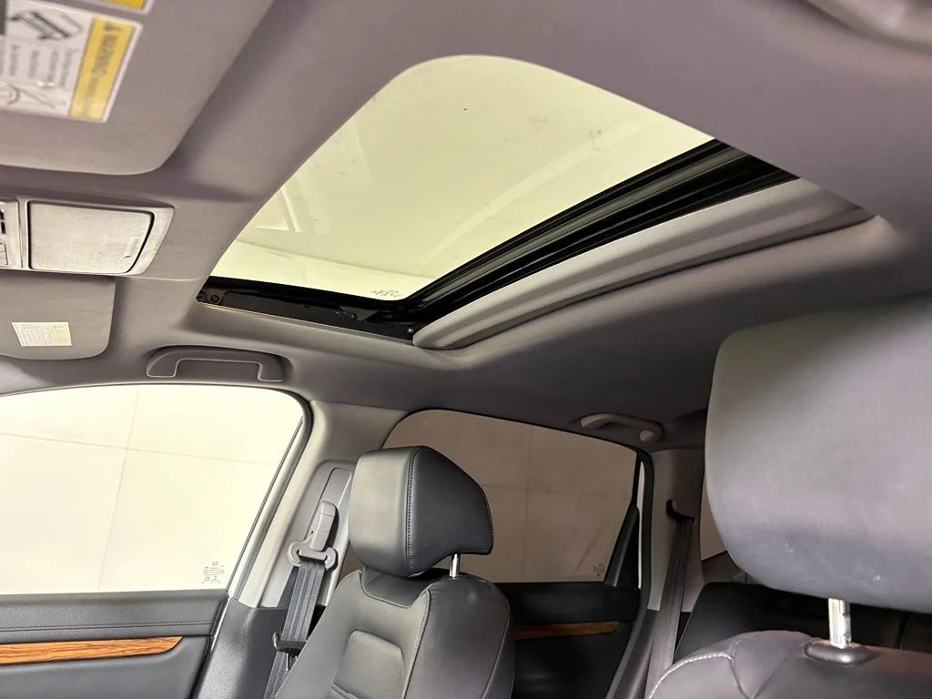 Used 2021 White Honda EX-L image 19