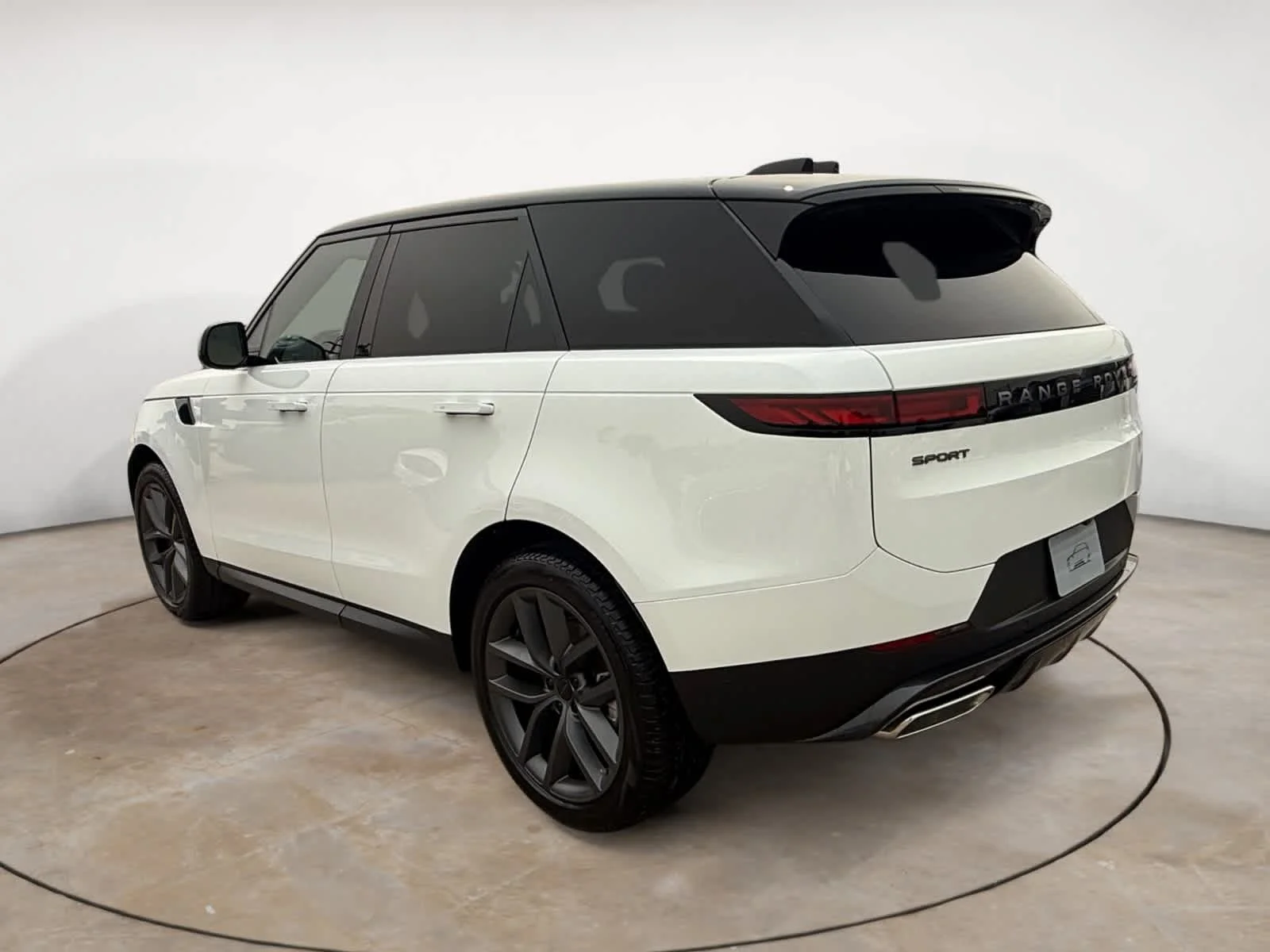 New 2026 Fuji White Land Rover SE image 3