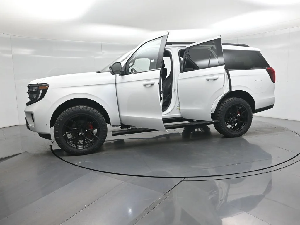 New 2025 Oxford White Ford Platinum image 34