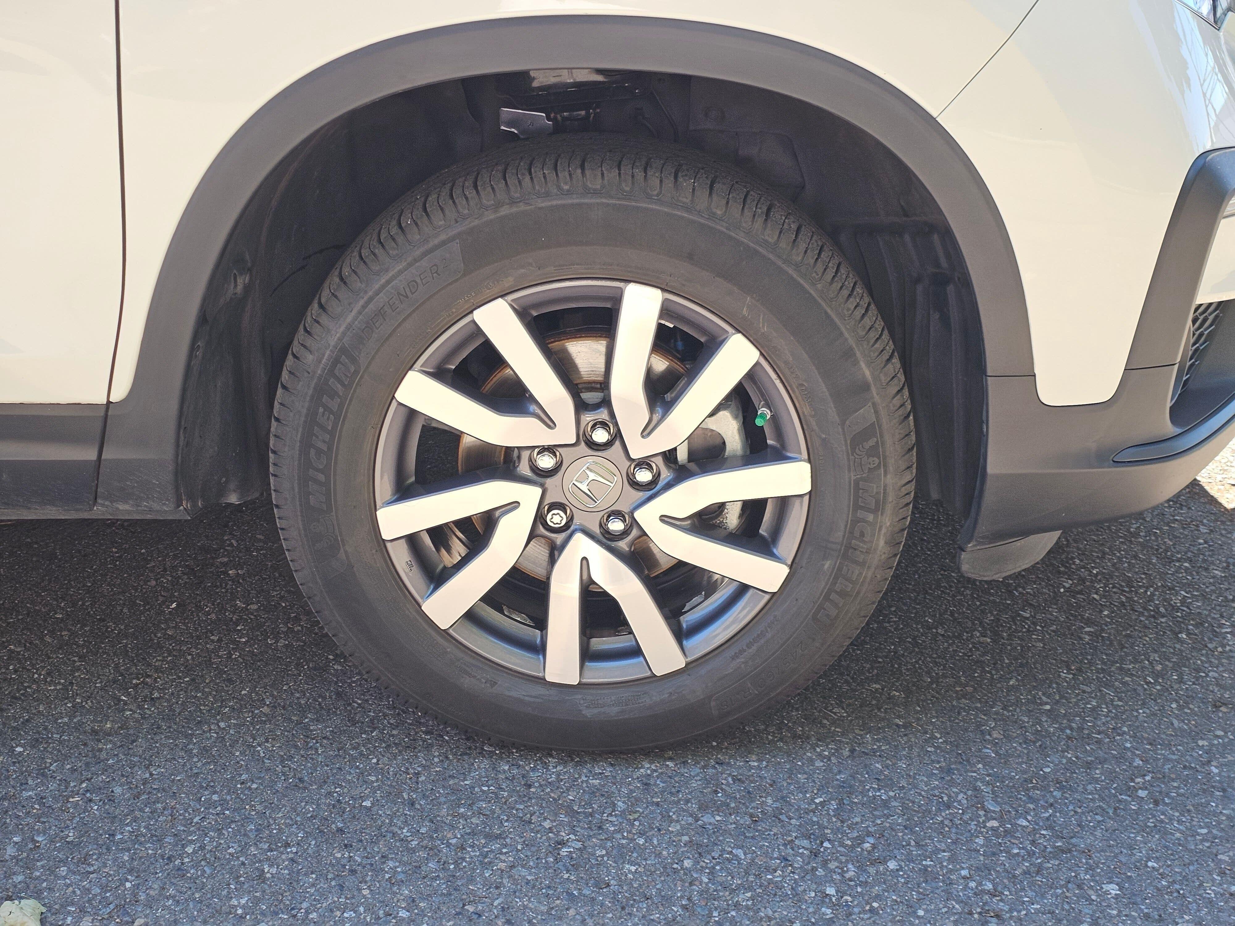 Used 2019 White Diamond Pearl Honda EX-L image 9