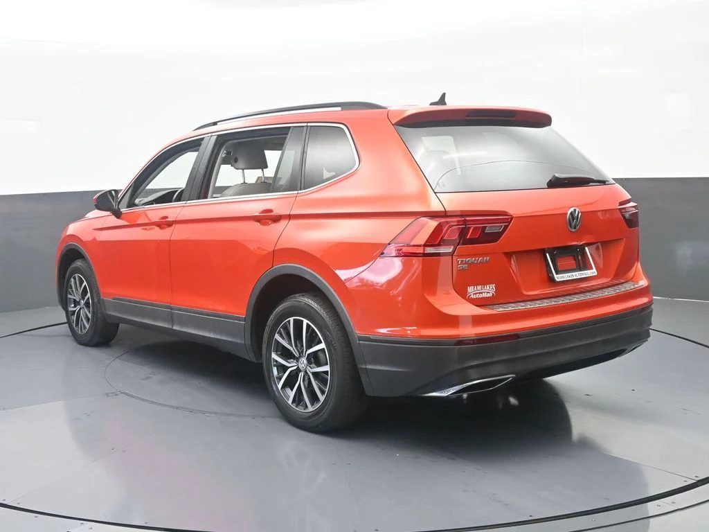 Used 2019 Orange Metallic Volkswagen 2.0T SE image 4