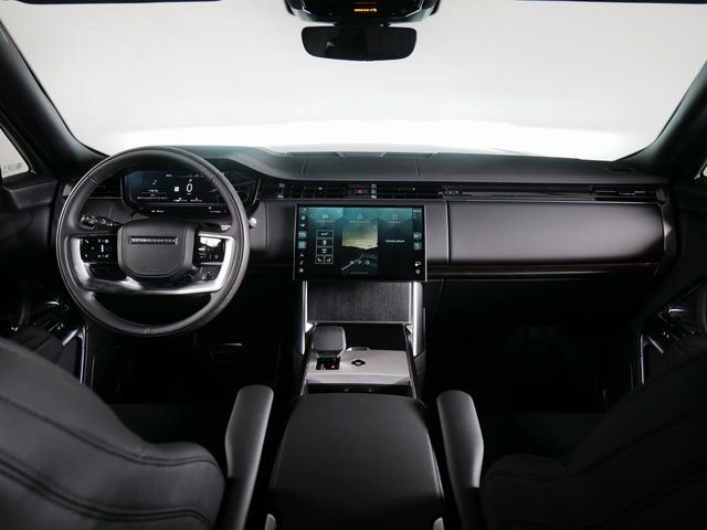 New 2026 Santorini Black Land Rover P530 SE 7 SEAT image 4
