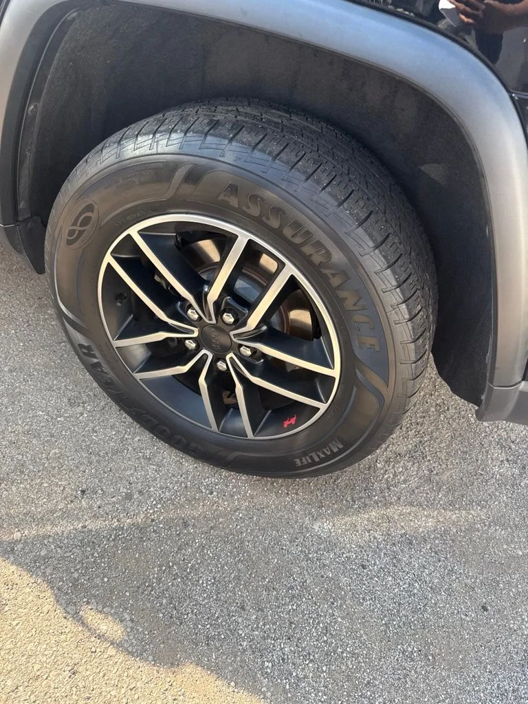 Used 2019 Jeep Grand Cherokee Trailhawk with VIN 1C4RJFLG7KC593423 for sale in Kansas City