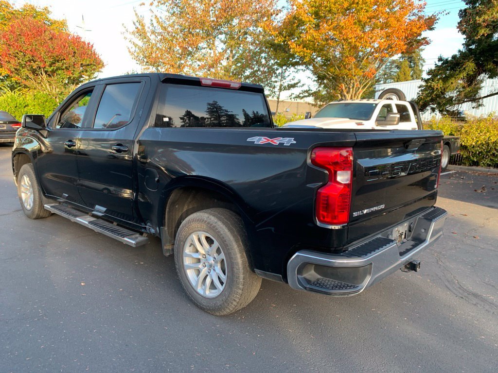Used 2022 Black Chevrolet LT image 2