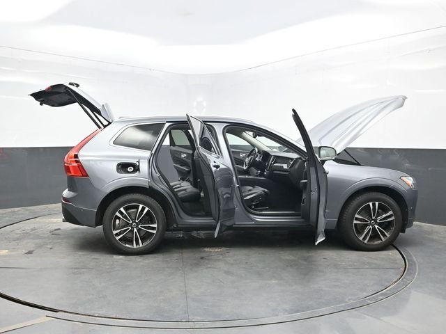 Used 2019 Gray Volvo T6 Momentum image 59
