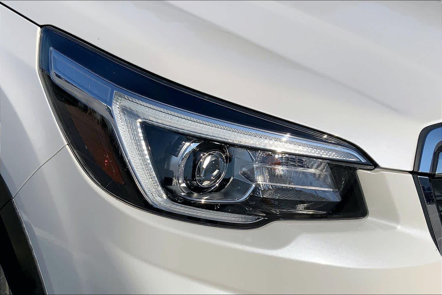Used 2020 Crystal White Pearl Subaru Touring image 26