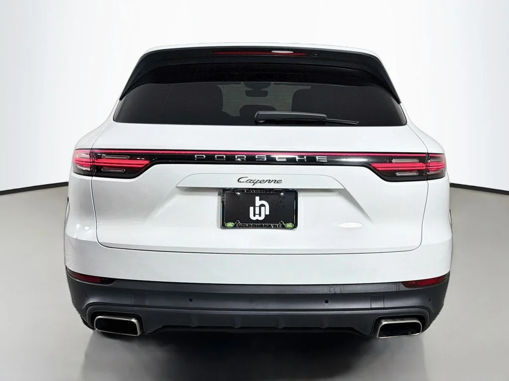 Used 2019  Porsche Base image 6