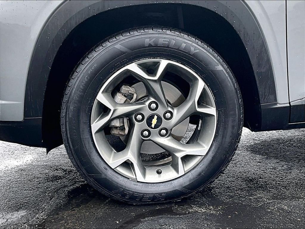 Used 2024 Gray Chevrolet LT image 7