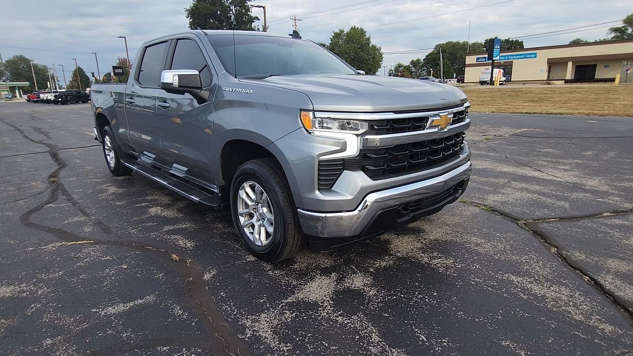 Used 2023 Gray Chevrolet LT image 2
