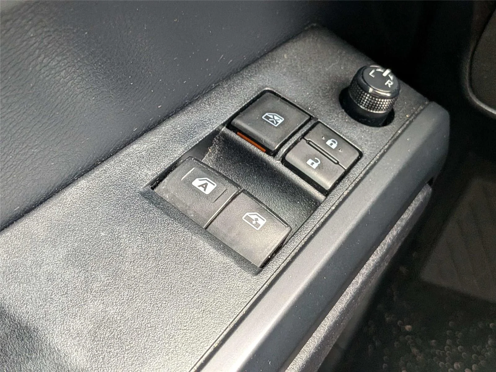 Used 2019 Silver Toyota SR image 21