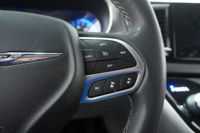 Used 2022 GREY Chrysler Touring L image 25