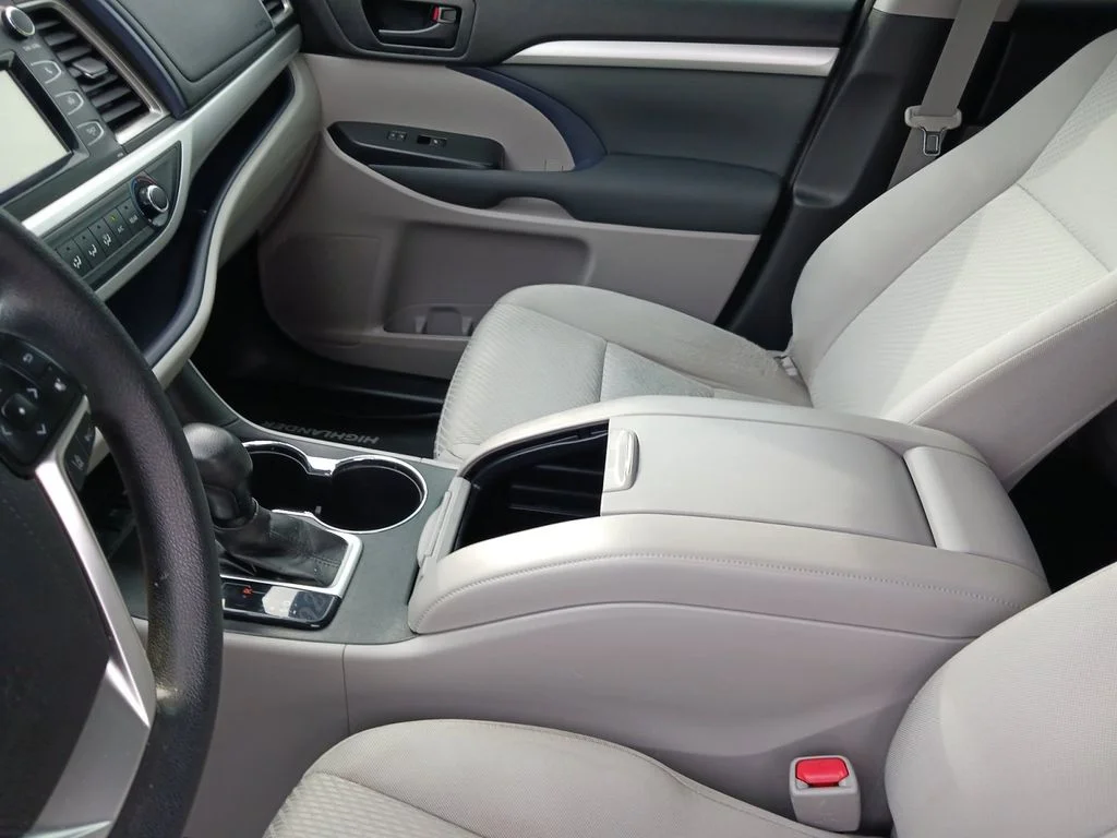 Used 2017 Gray Toyota LE image 11