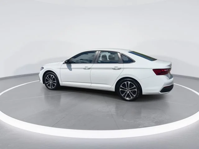 Used 2025  Volkswagen 1.5T Sport image 6
