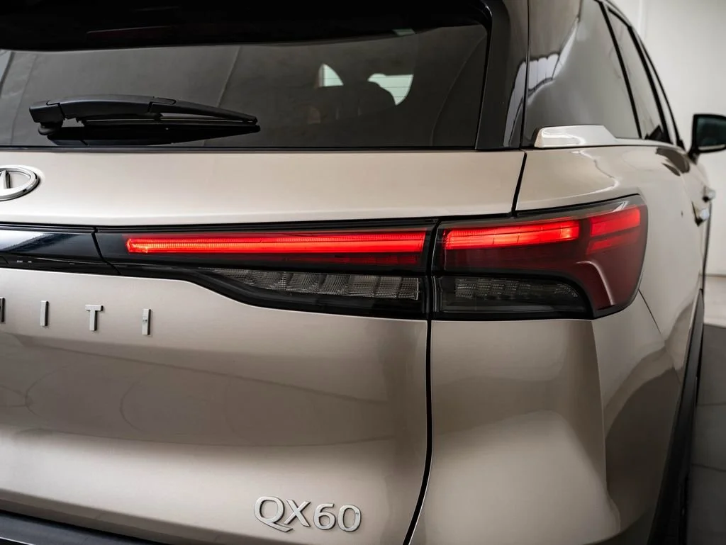 Used 2023 Warm Titanium INFINITI LUXE image 9