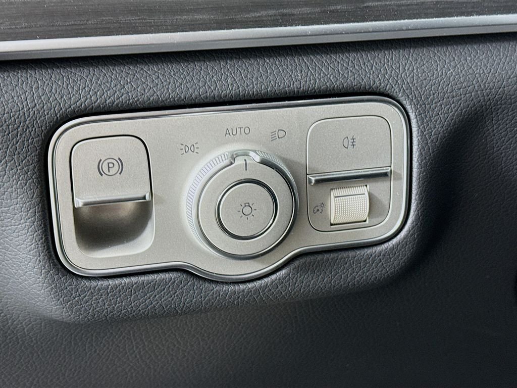 Used 2026 Black Mercedes-Benz GLE 450 image 11