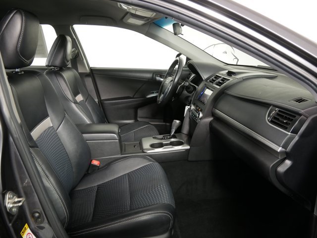 Used 2014 Magnetic Gray Metallic Toyota SE image 15