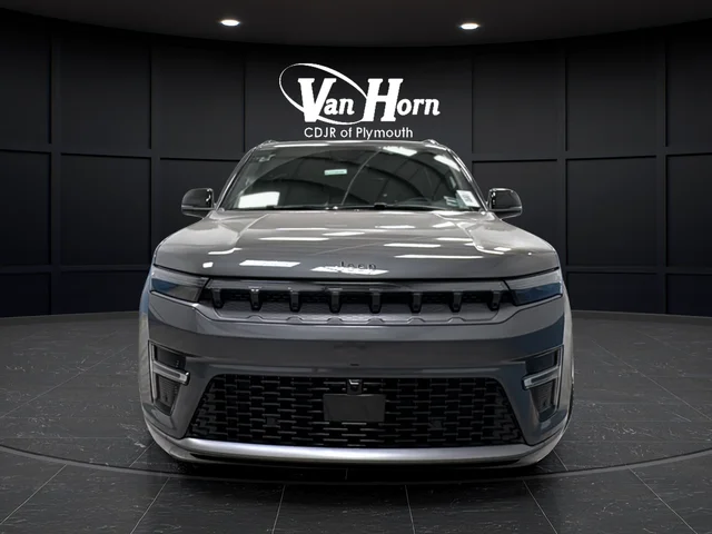 New 2026 Baltic-Gray Metallic Clear-Coat Exterior Paint Jeep Limited Altitude image 2