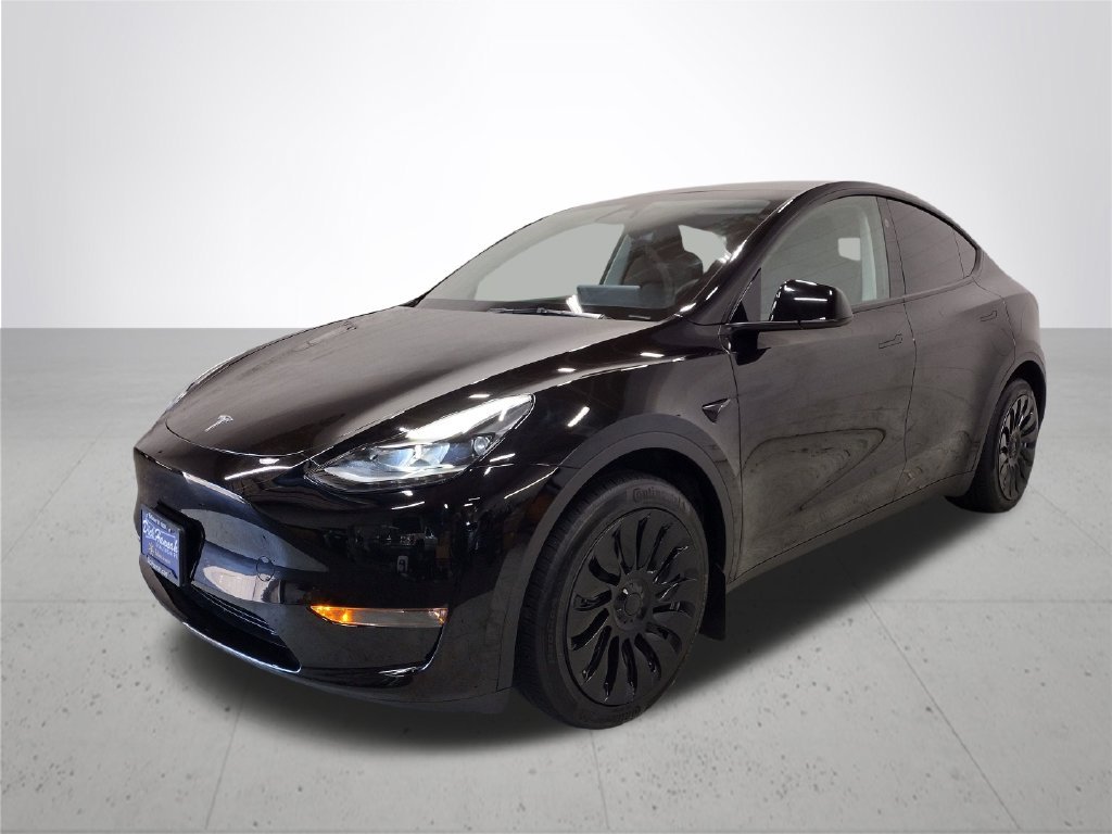 Used 2024 Tesla Model Y Long Range with VIN 7SAYGDEE2RF090912 for sale in Sandy, OR
