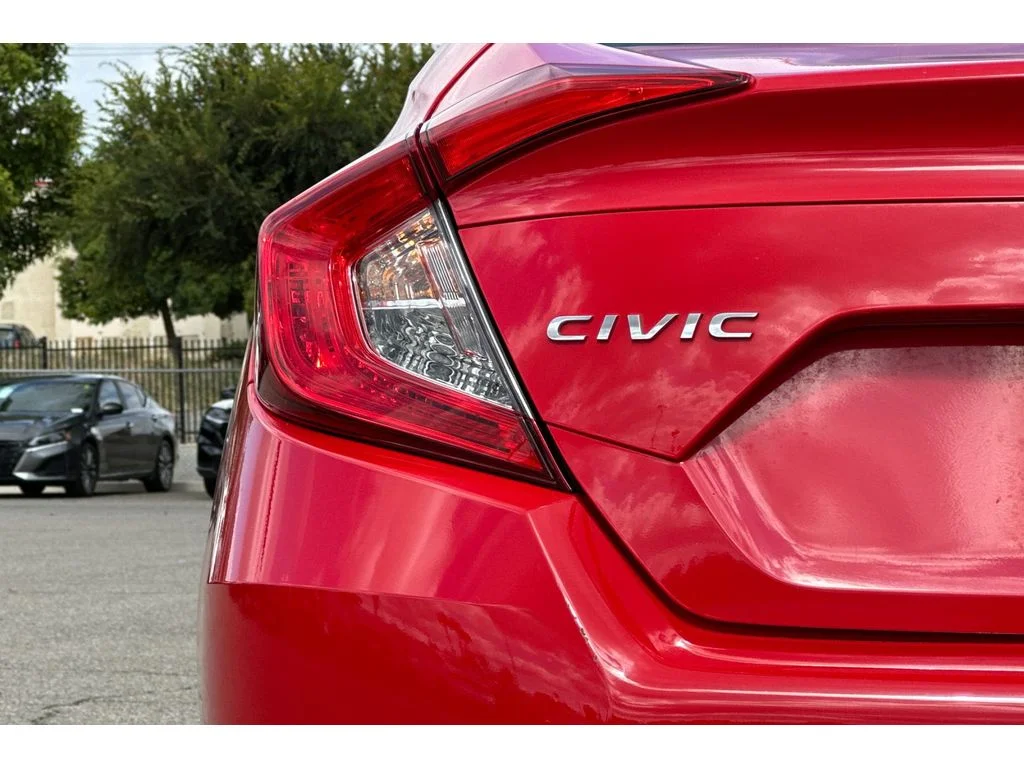 Used 2018 Rallye Red Honda EX image 47