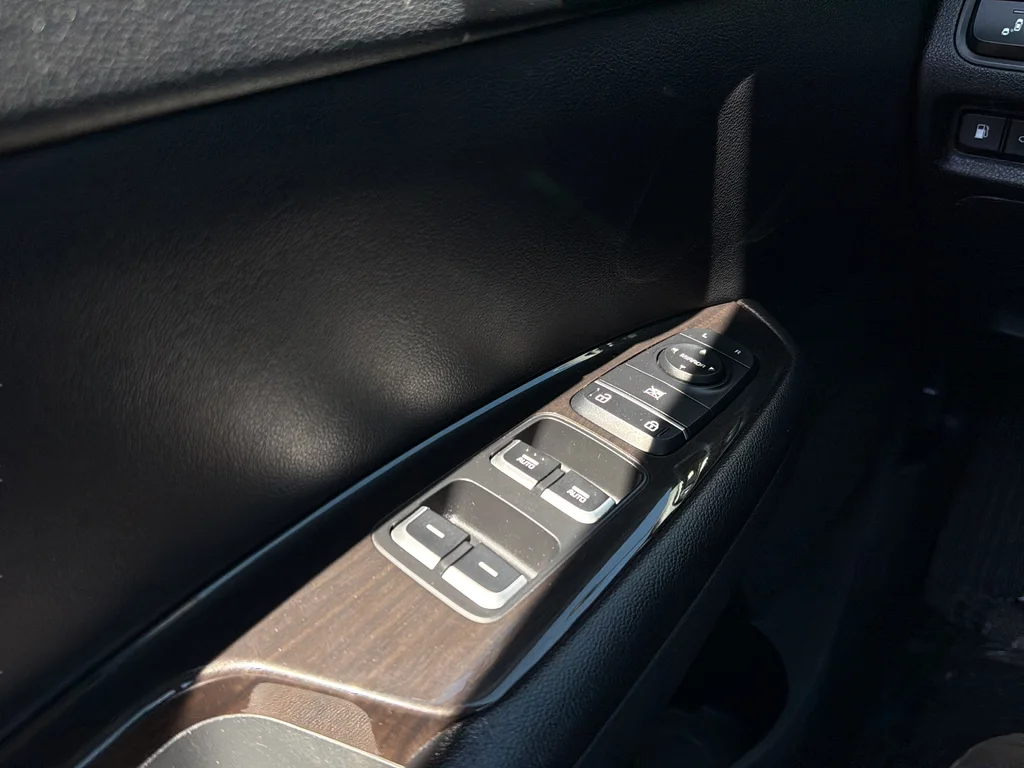 Used 2019 Platinum Graphite Kia EX image 19