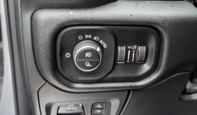 Used 2022 Silver Ram Laramie image 23