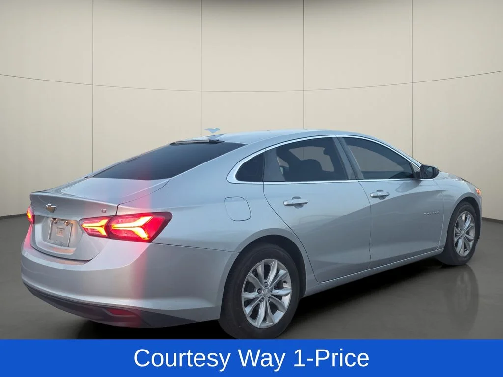 Used 2019 Silver Chevrolet LT image 9