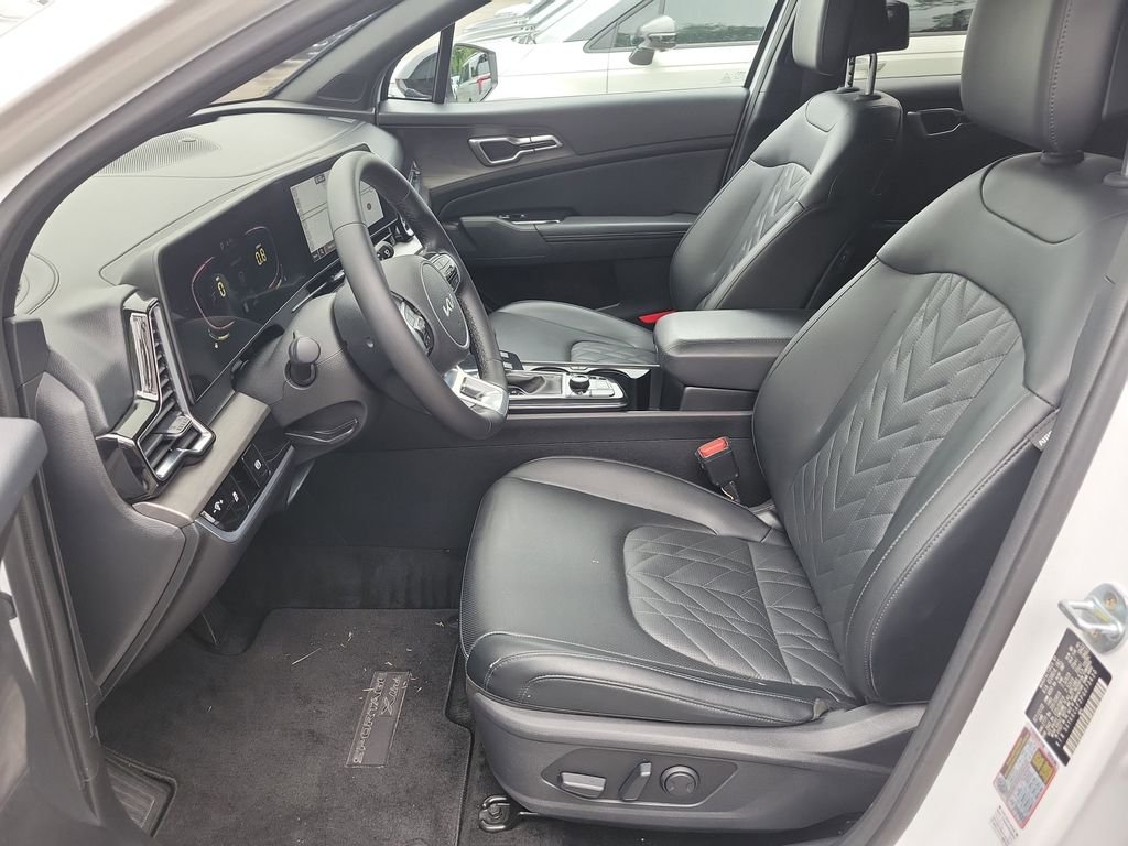 Used 2023 White Kia X-Line image 21