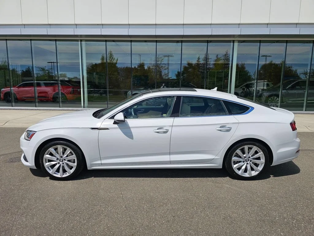 Used 2018  Audi Premium Plus image 2