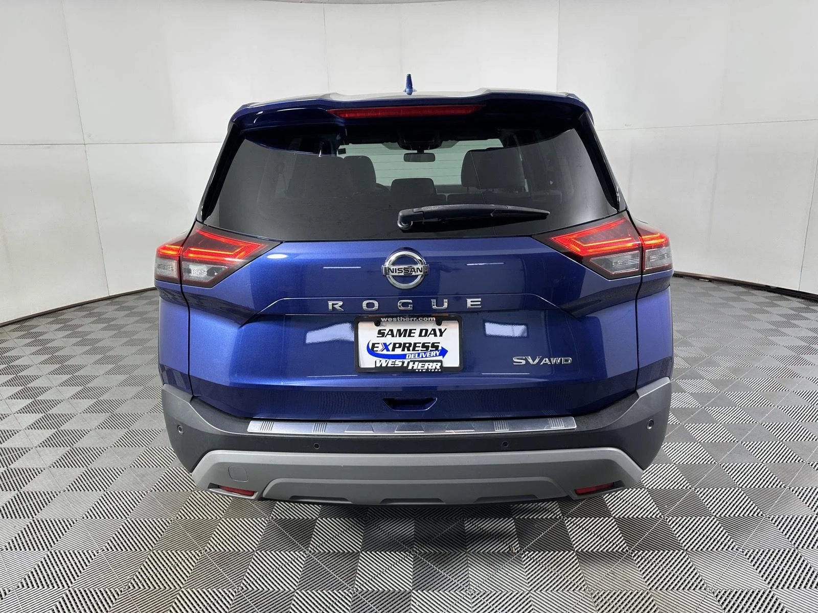 Used 2021 Caspian Blue Metallic Nissan SV image 13