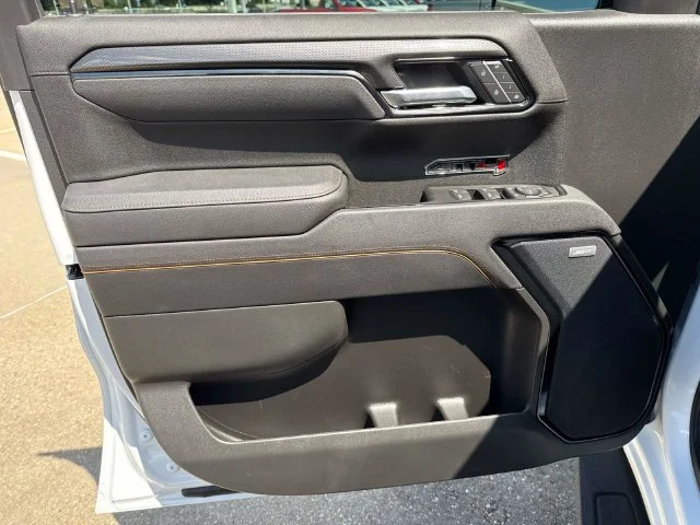 Used 2025 White GMC AT4 image 35