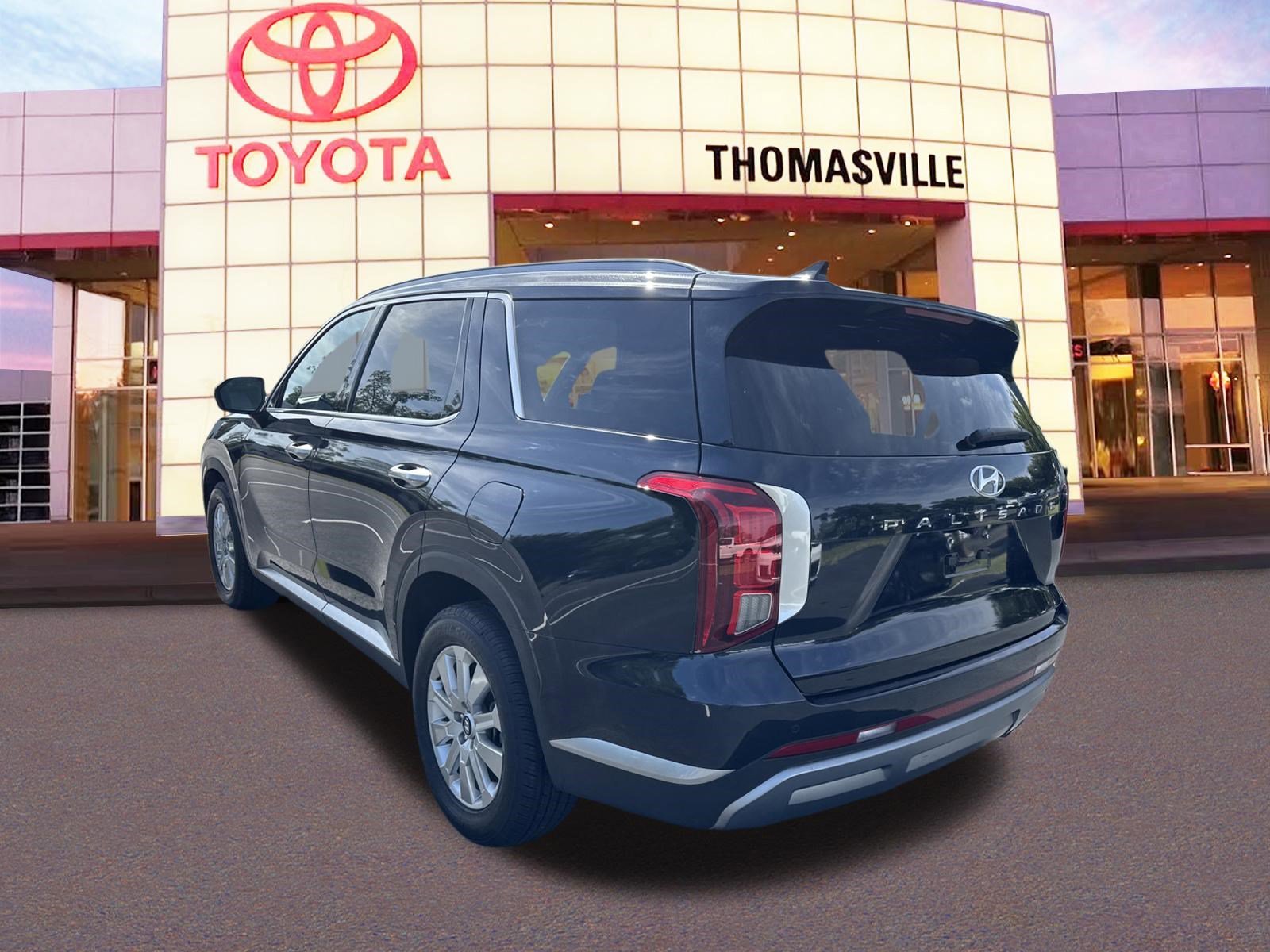Used 2025 Moonlight Cloud Hyundai SEL image 7