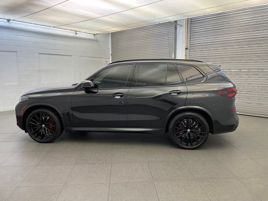 Used 2026 Black BMW M60i image 12