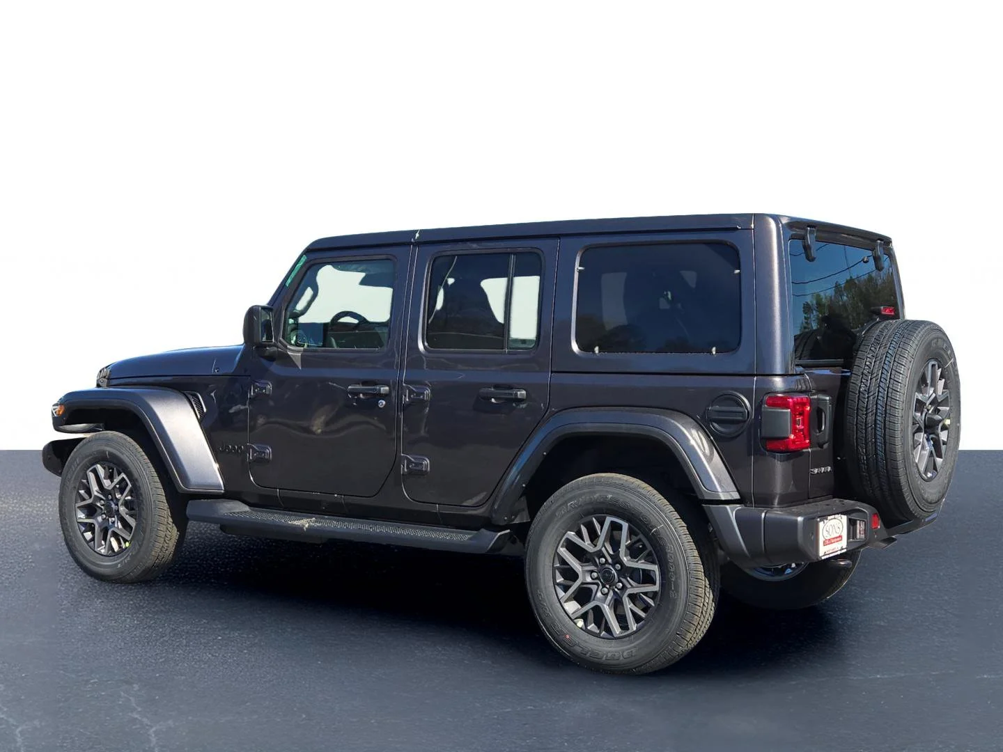 New 2026 Granite Crystal Metallic Clearcoat Jeep Sahara image 11