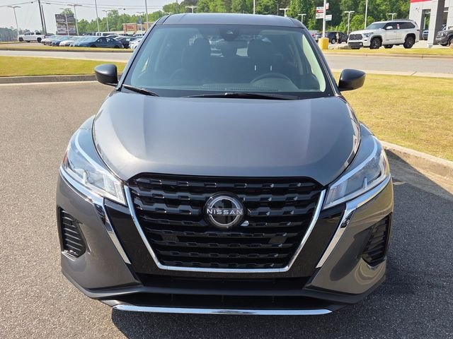 Used 2025 Gray Nissan S image 2