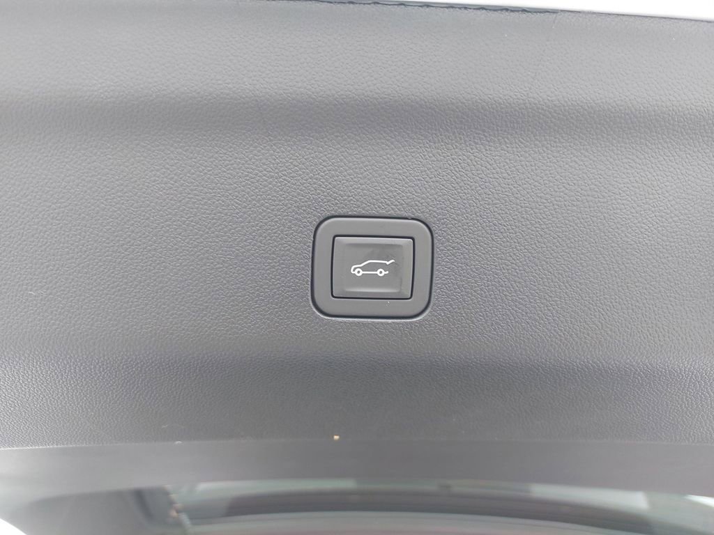 2025 Chevrolet Suburban Premier - Photo 13