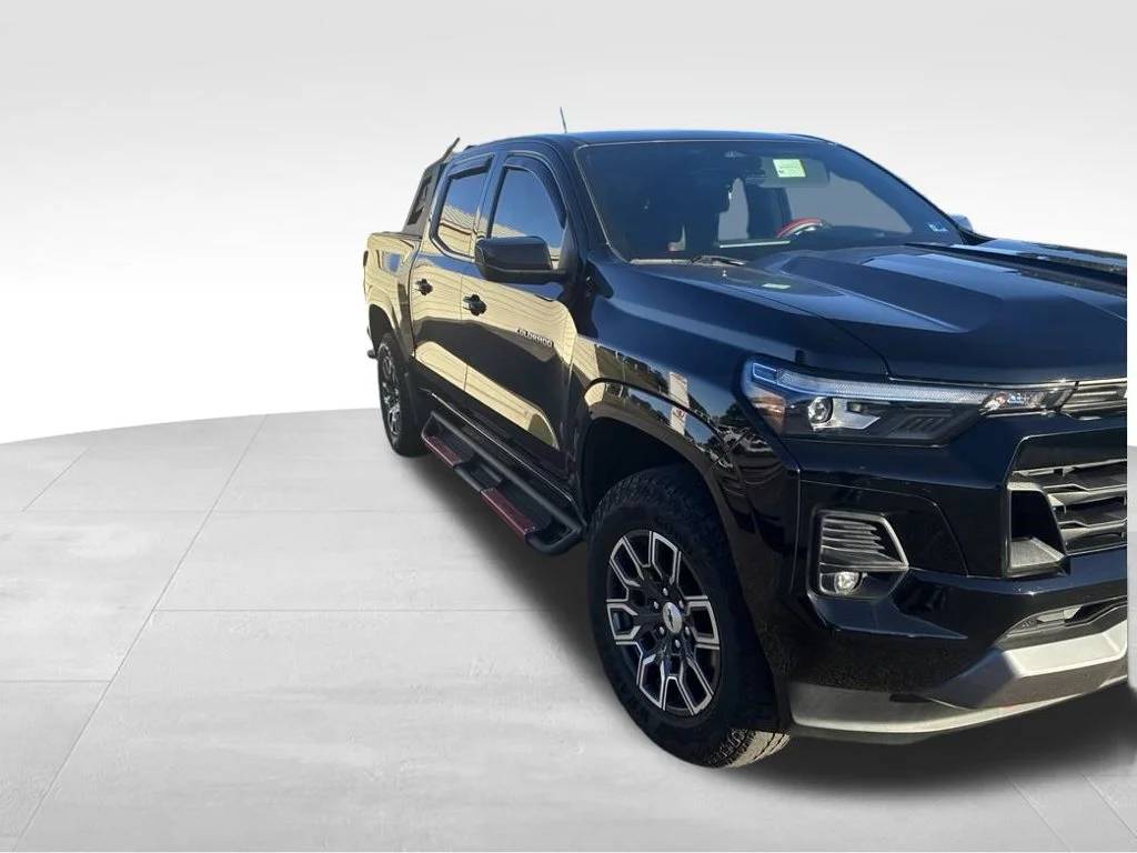 Used 2023 Black Chevrolet Z71 image 2
